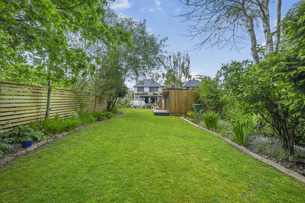 Property photo 3 of 25