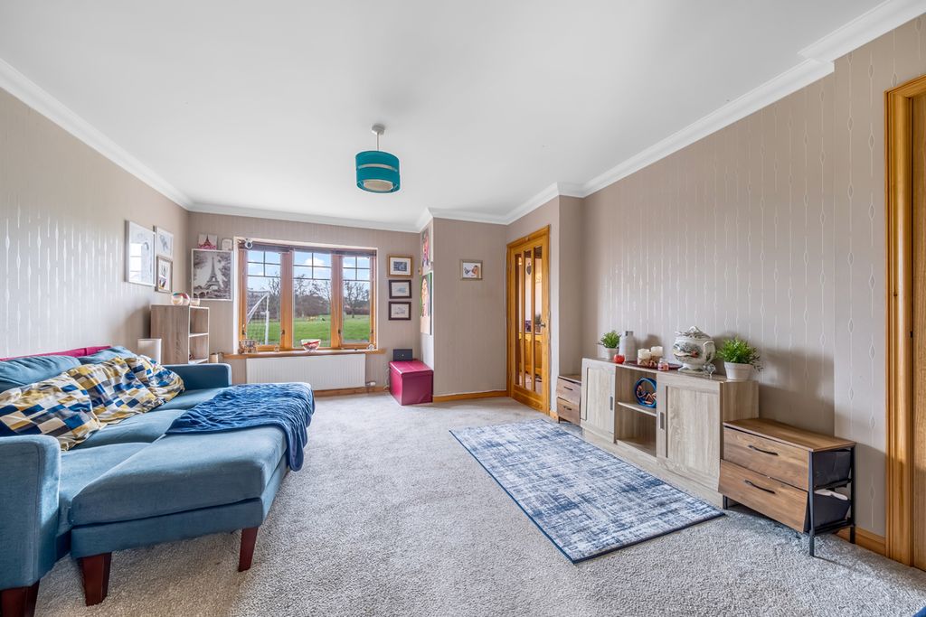 Property photo 2 of 31