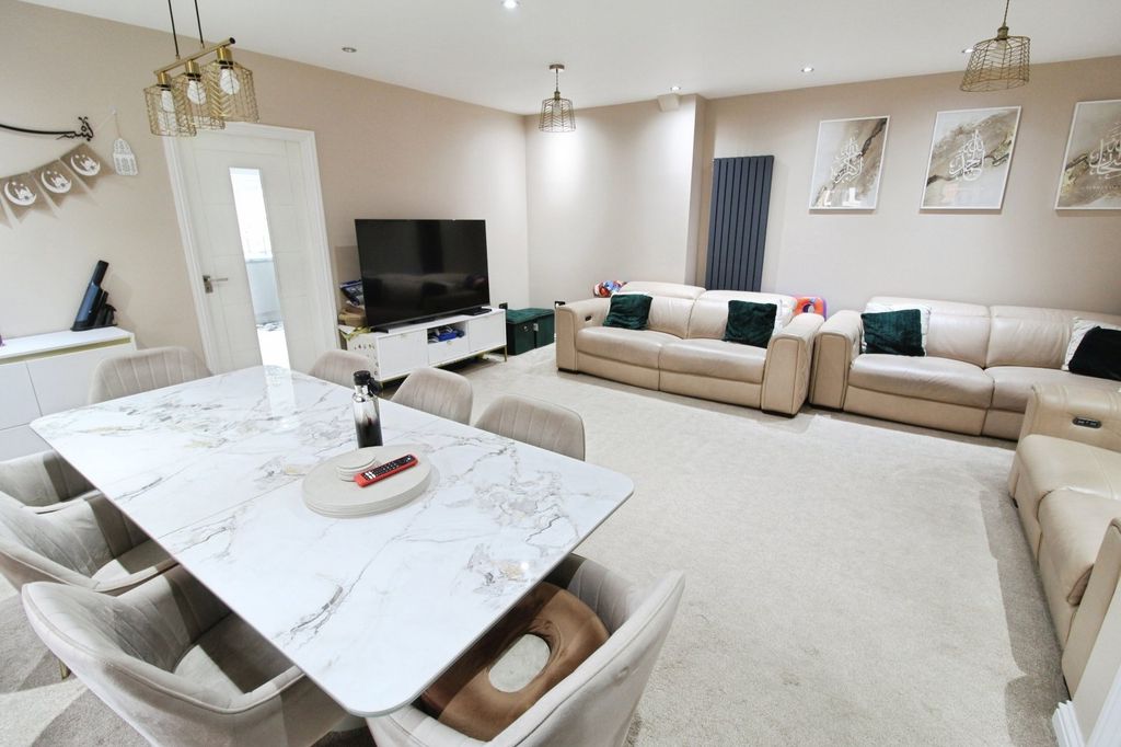 Property photo 2 of 18 Picture No. 02