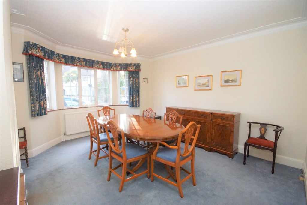 Property photo 3 of 16 4263392