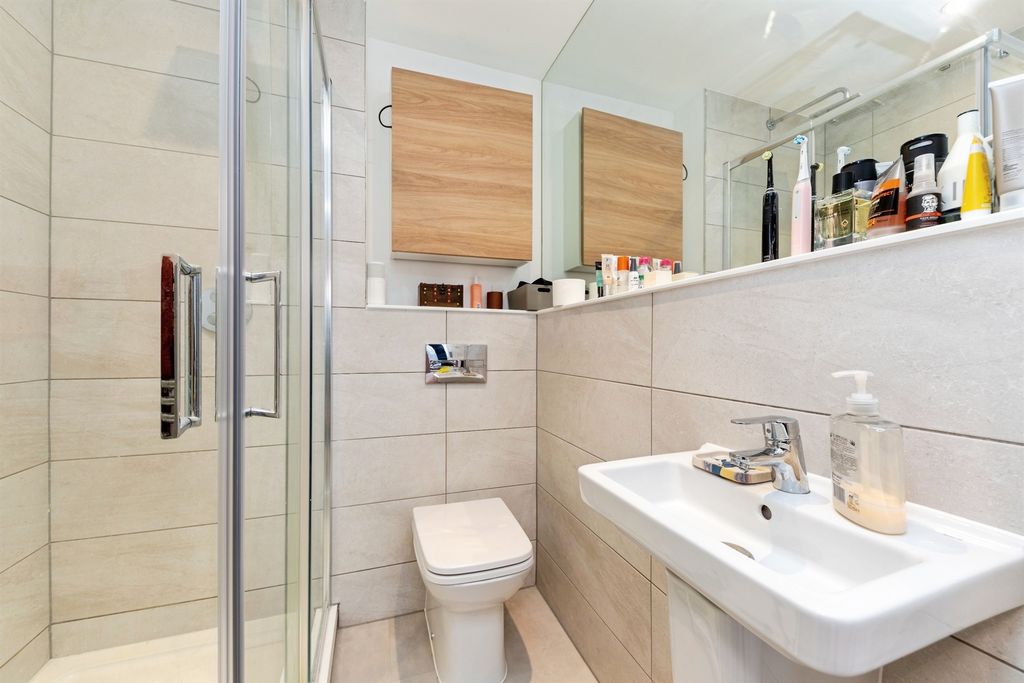 Additional image 11 of 2 bed flat for saleLeys Avenue, Letchworth Garden City SG6