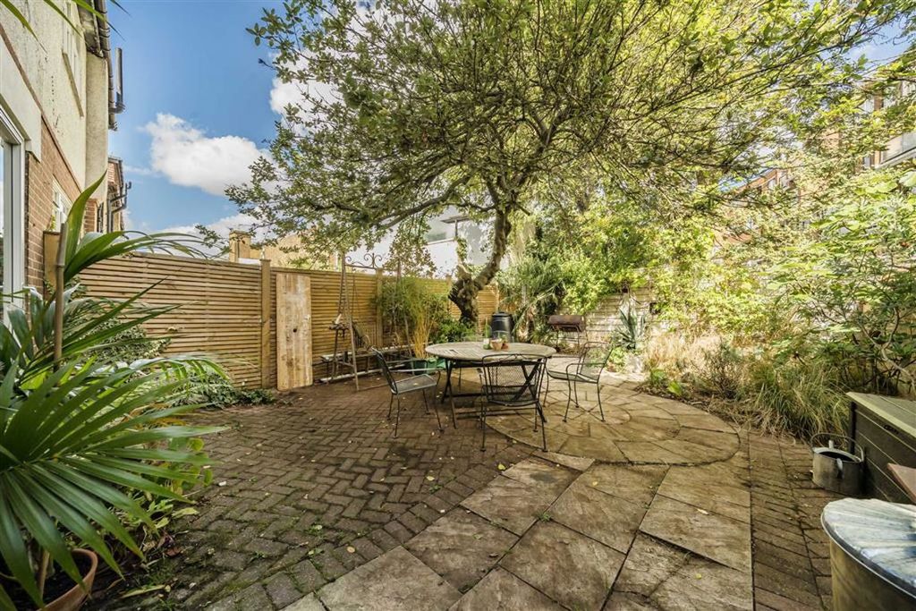 Property photo 3 of 8