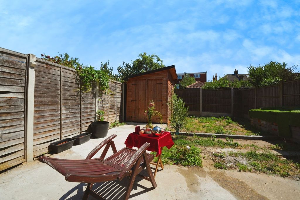 Property photo 2 of 19