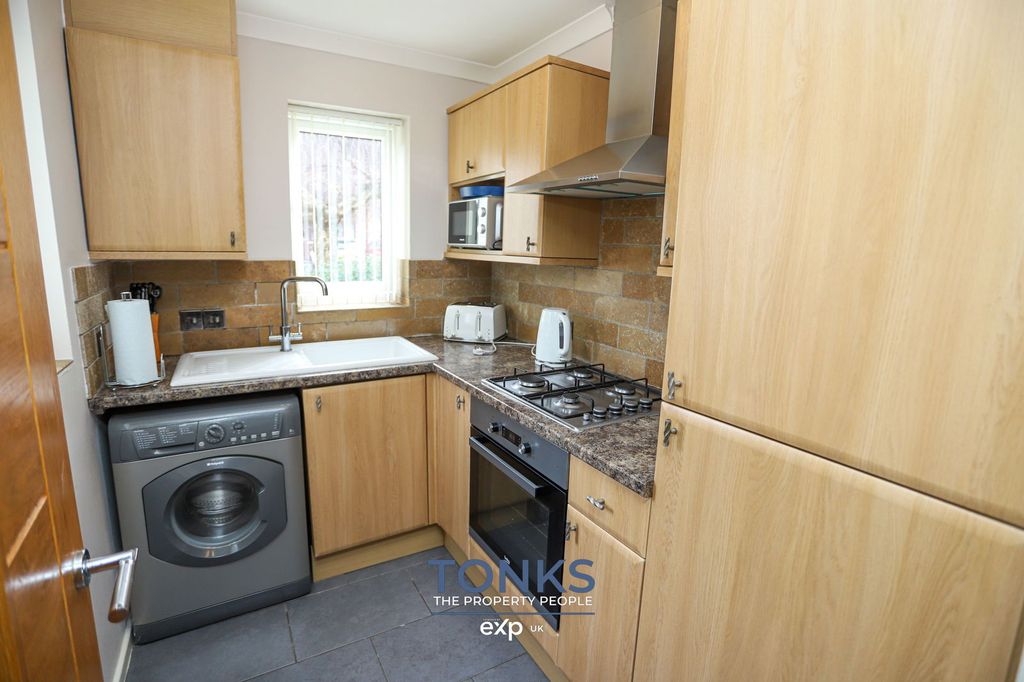 Property photo 3 of 15