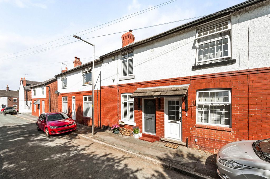 Property photo 1 of 32