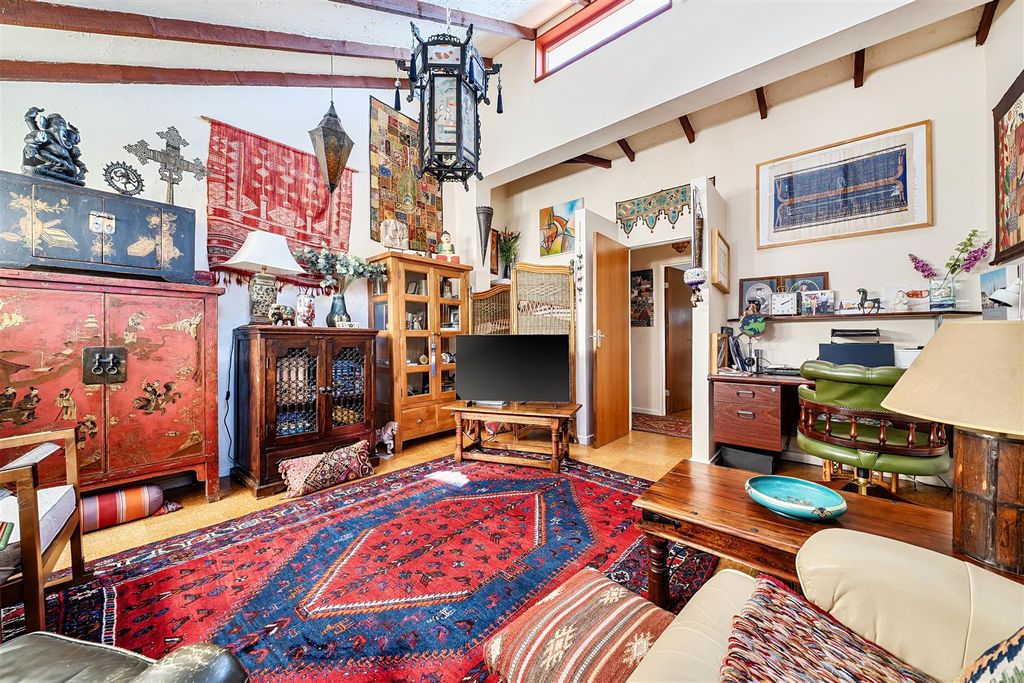 Property photo 3 of 24 1419716-9-69A5Dbb759c25.Jpg