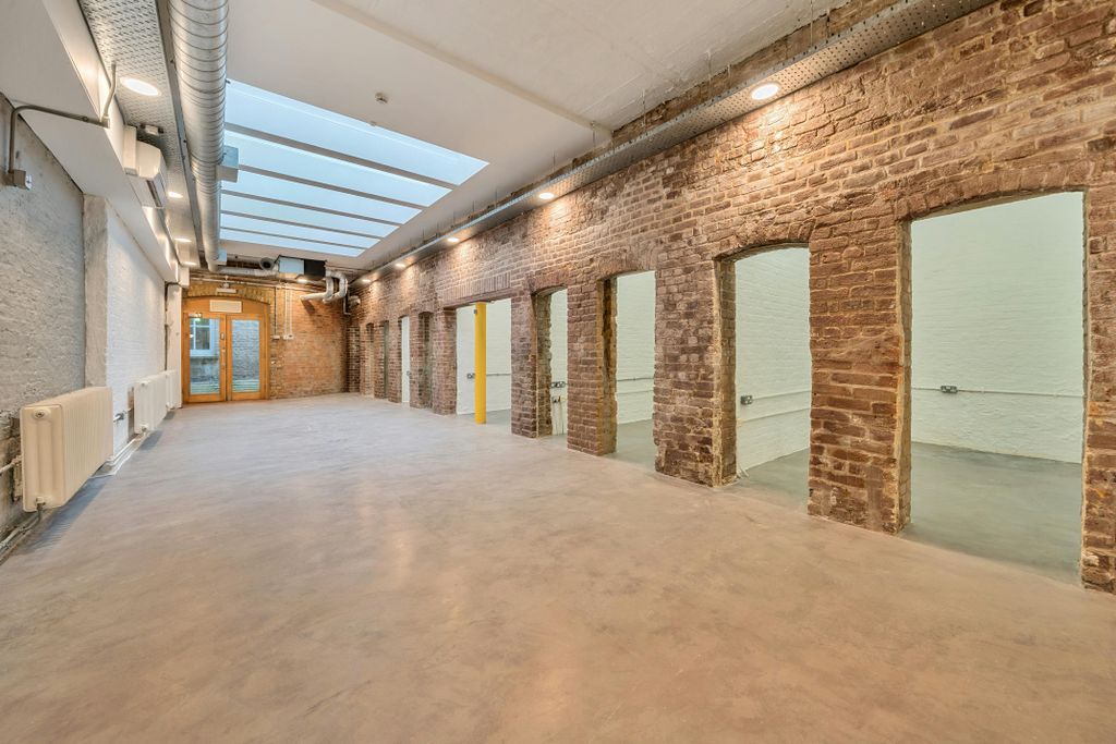 Property photo 2 of 13 1249923 16.Jpg