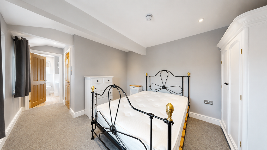 Property photo 1 of 7 Room - Angle 1