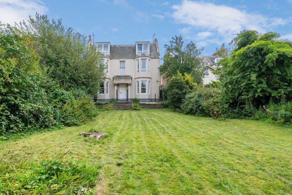 Property photo 3 of 37