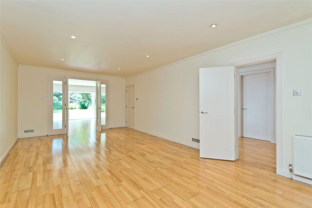 Property photo 3 of 11 Picture No. 06