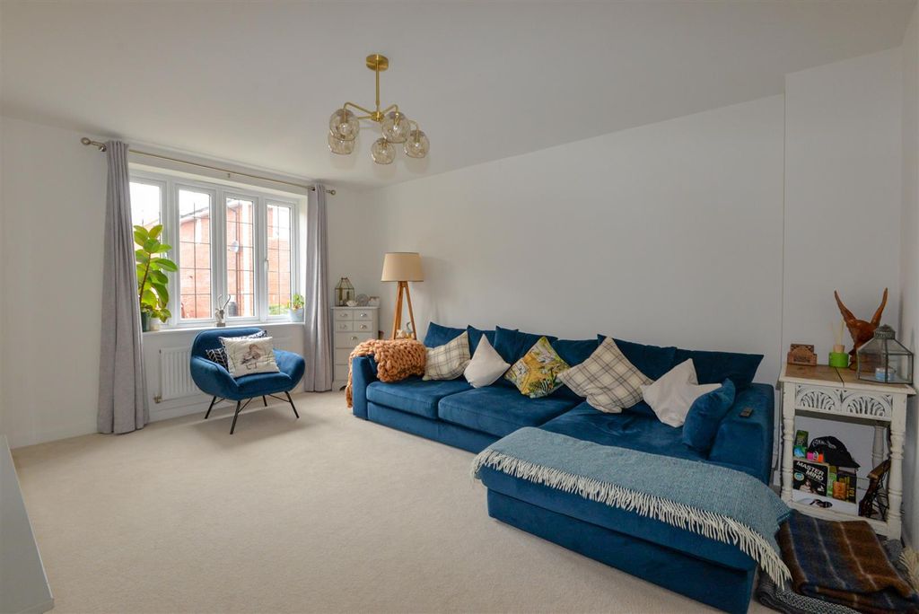 Property photo 3 of 22 Living Room 3.Jpg