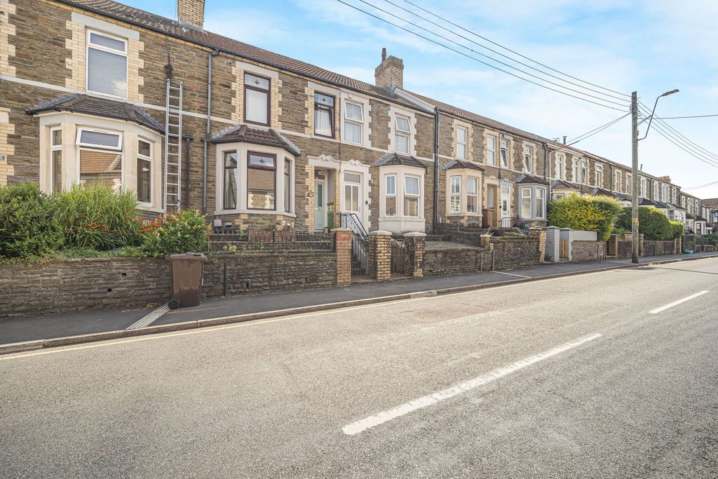 Property photo 2 of 33