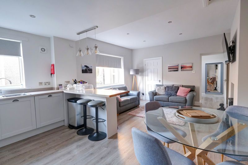 Property photo 3 of 7 Photo 6