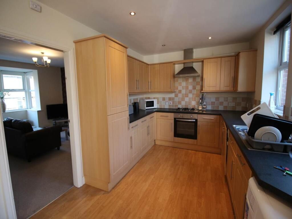 Property photo 1 of 4 1 Bed Flat To Rent Ravenswood Road, London Cr0