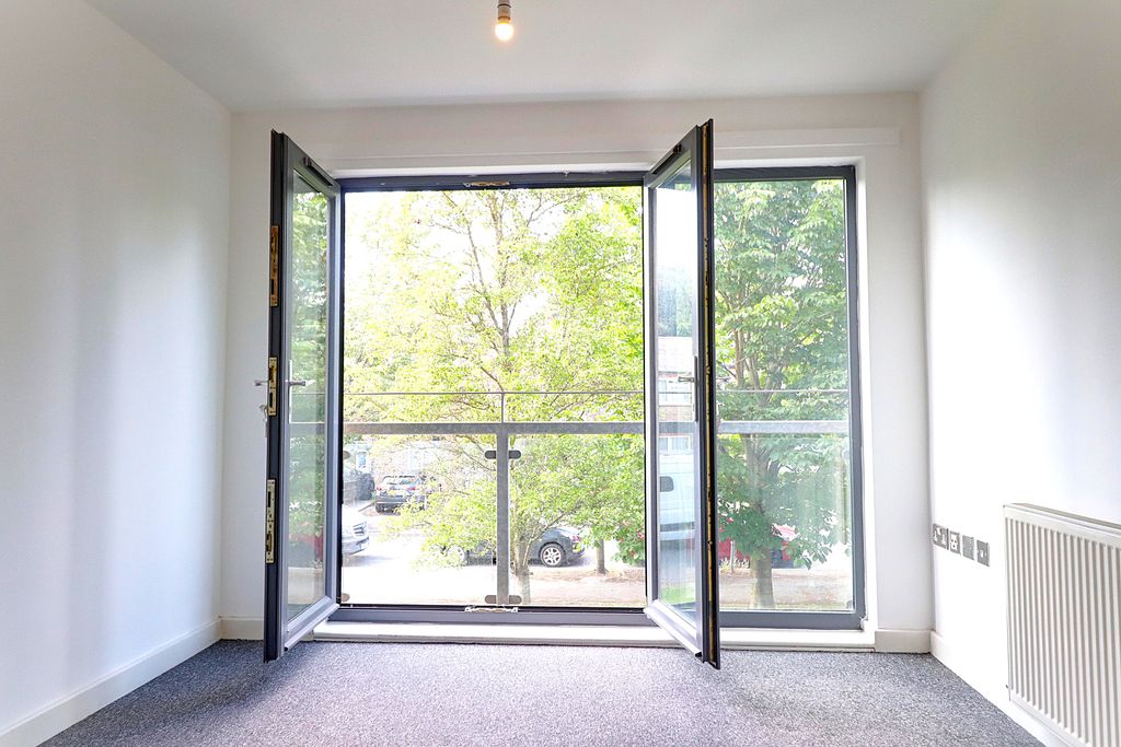 Property photo 3 of 6
