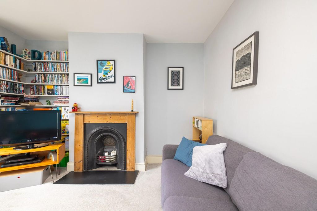 Property photo 3 of 28 Char9329.Jpg