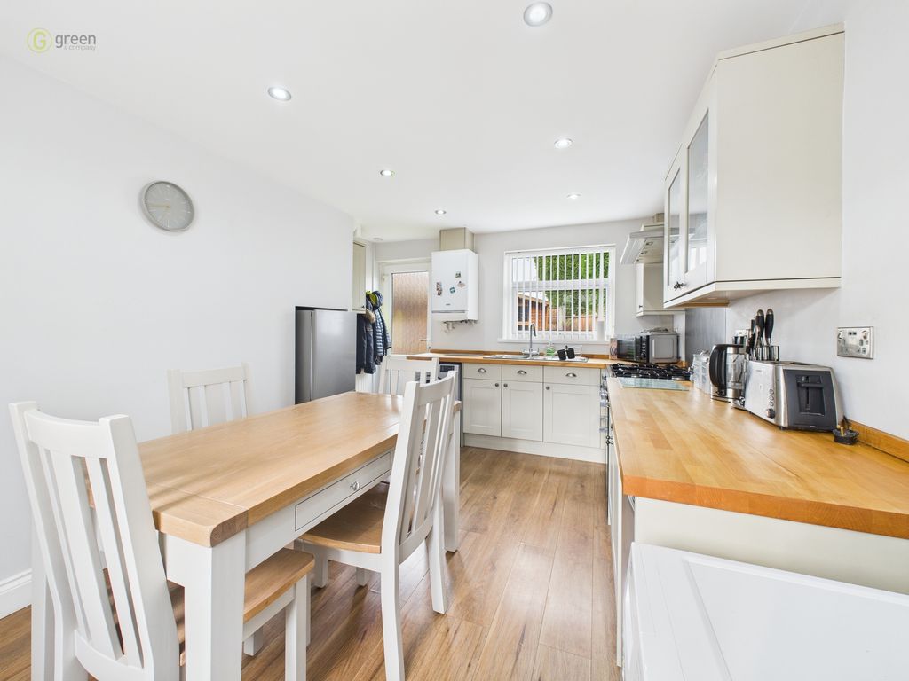 Property photo 2 of 27