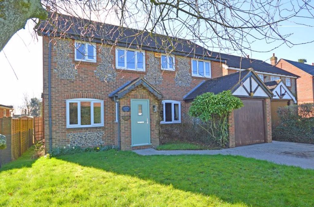 Property photo 1 of 10 Front