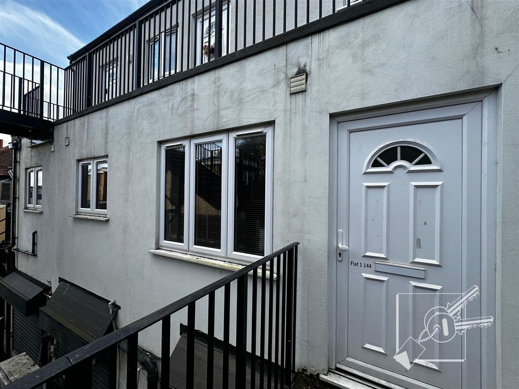 Property photo 1 of 11 External