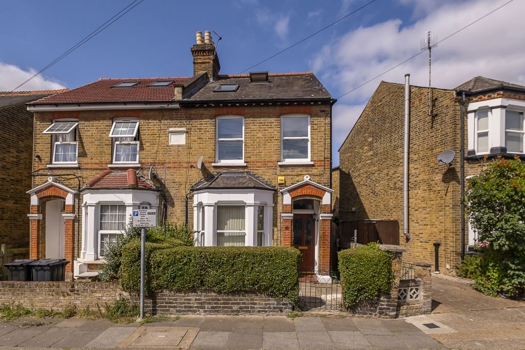 Property photo 1 of 11