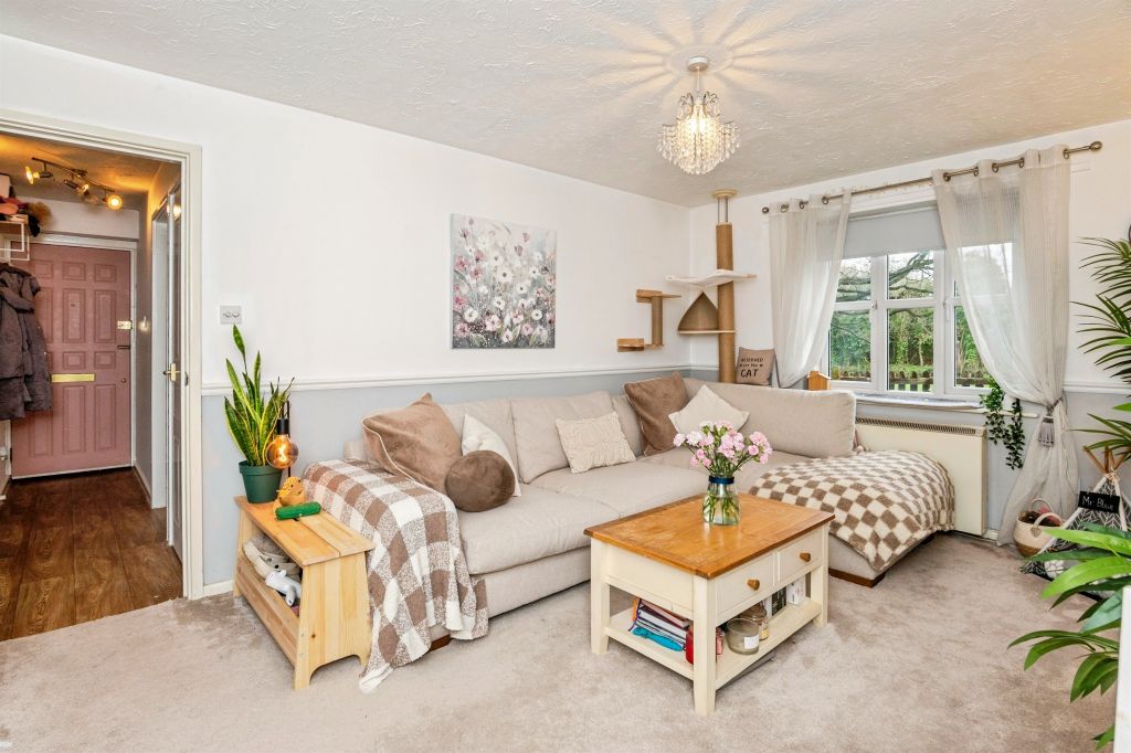 Property photo 3 of 12