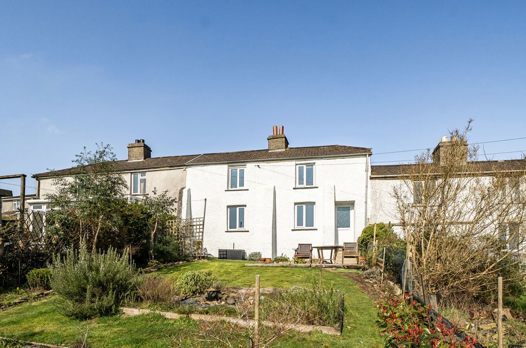 Property photo 1 of 11 1422673-13-69A82c...