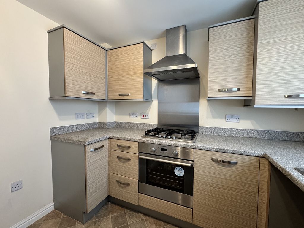 Property photo 3 of 16 Kitchen