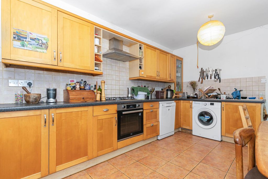 Property photo 2 of 21