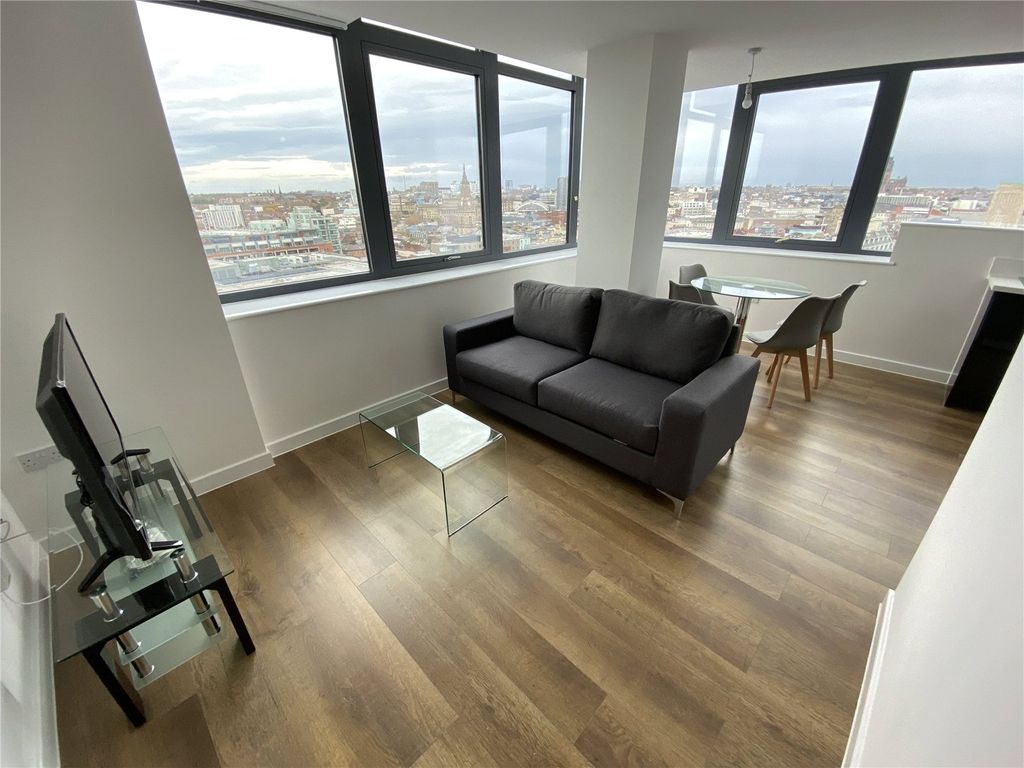 Property photo 2 of 9 Picture No. 18