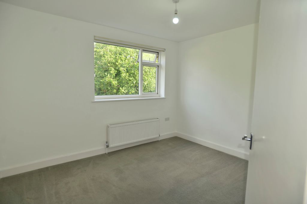 Property photo 3 of 10 Bedroom 2