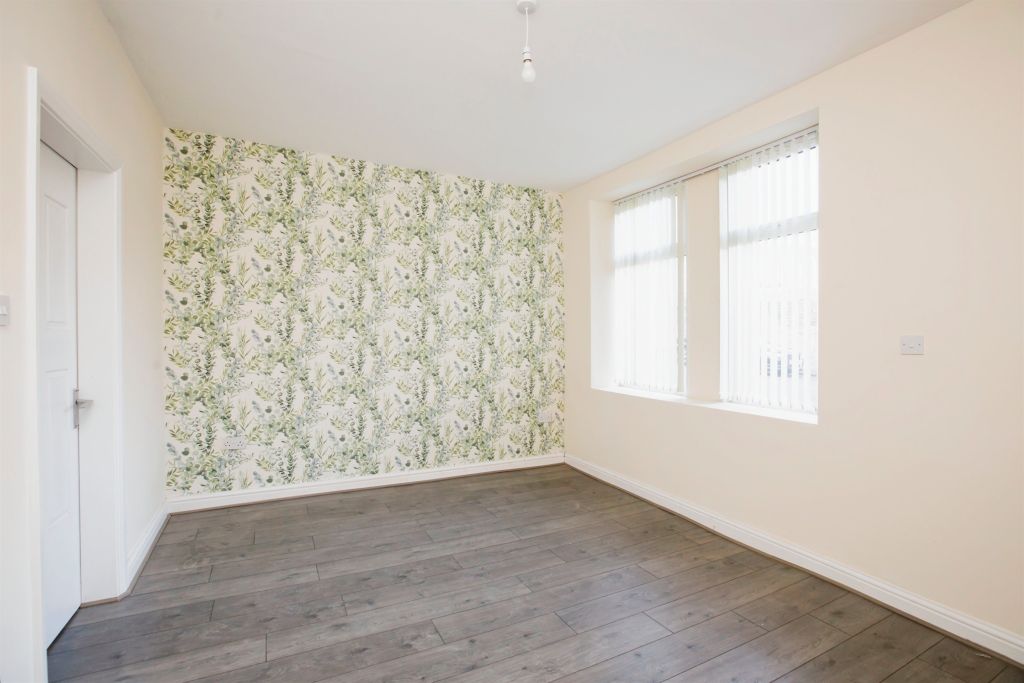 Property photo 2 of 17 Image