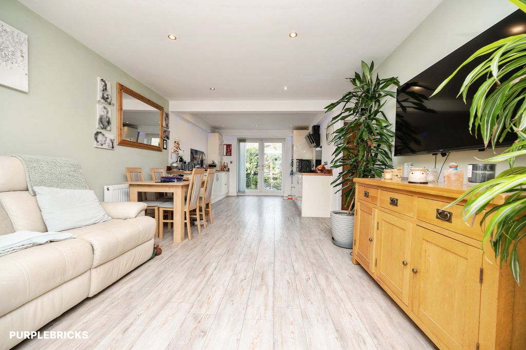 Property photo 2 of 34 Open Plan Living