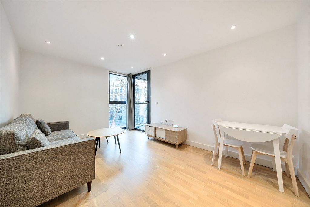 Property photo 2 of 18 Picture No. 02