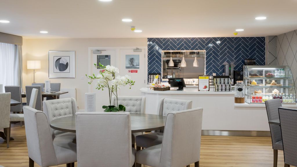 Property photo 2 of 12 Bistro