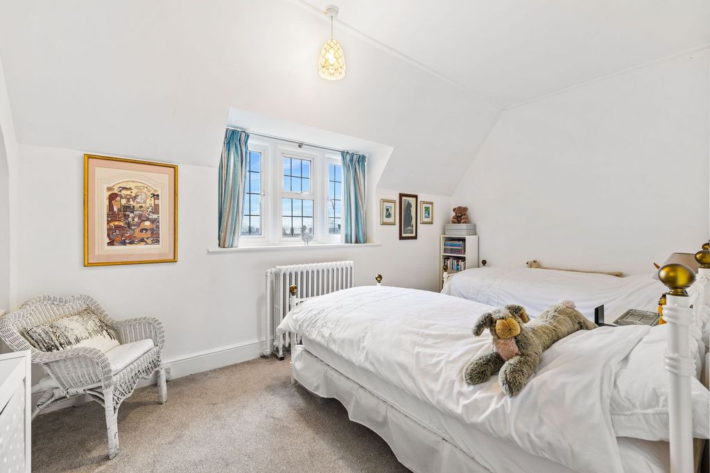 Additional image 17 of 5 bed property for saleShip Street, East Grinstead RH19