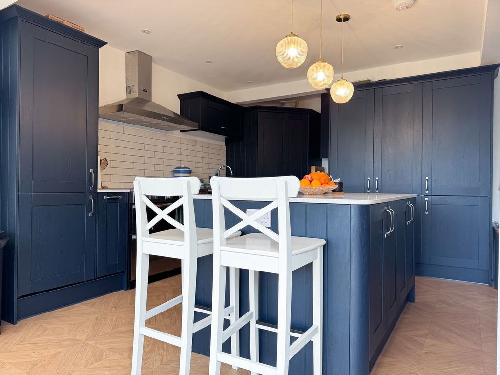 Property photo 2 of 30