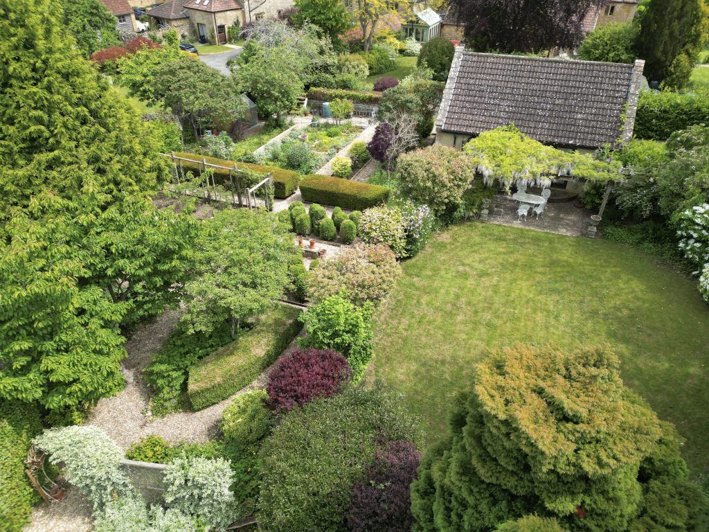Property photo 2 of 23