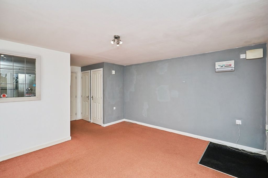 Property photo 3 of 14 Photo