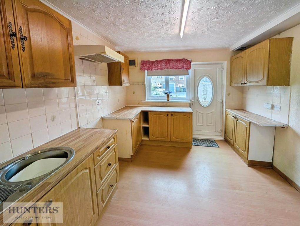 Property photo 2 of 16 Kitchen
