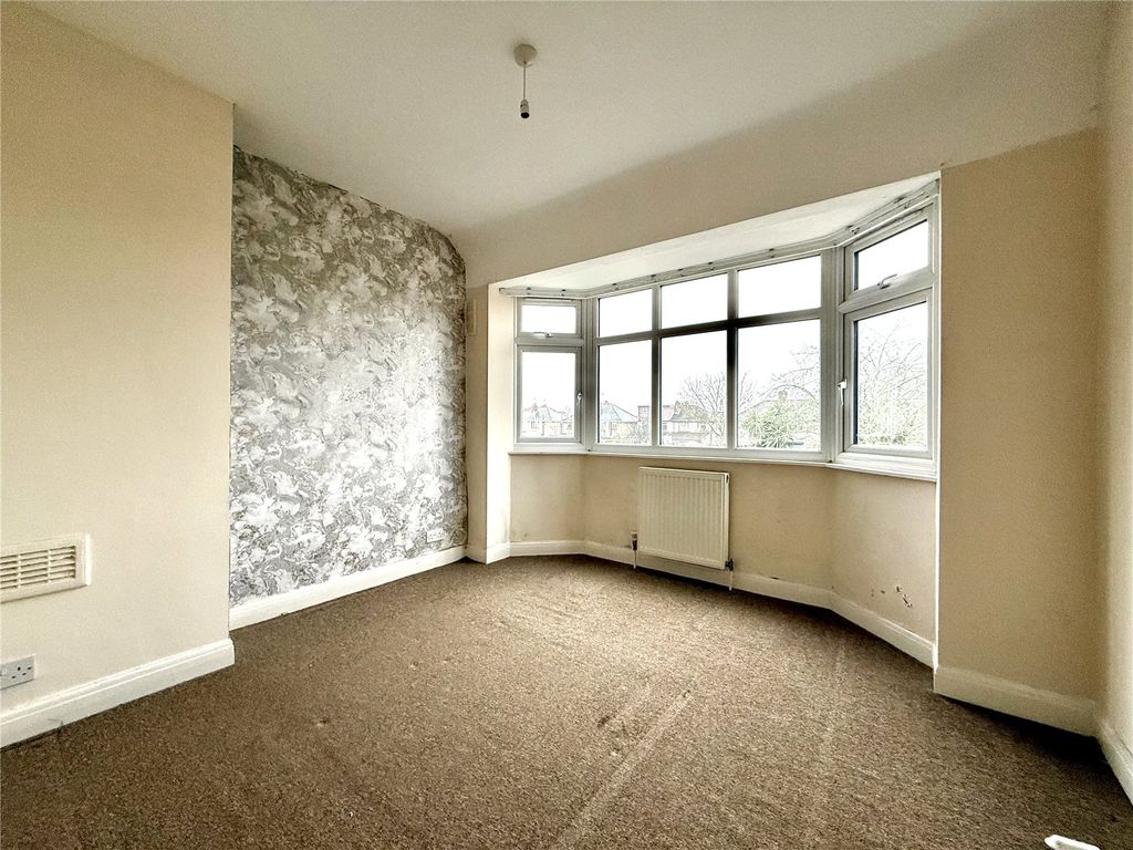 Property photo 3 of 9 Bedroom