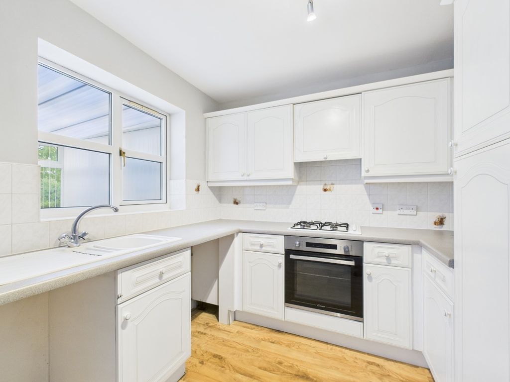 Property photo 2 of 13 4550726