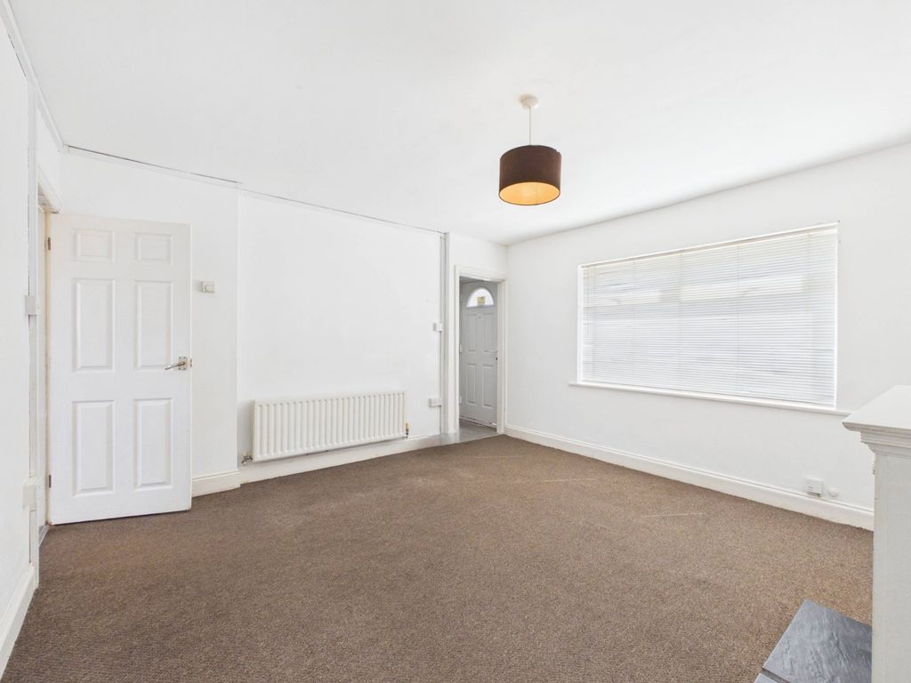 Property photo 2 of 10 Living/Dining Room