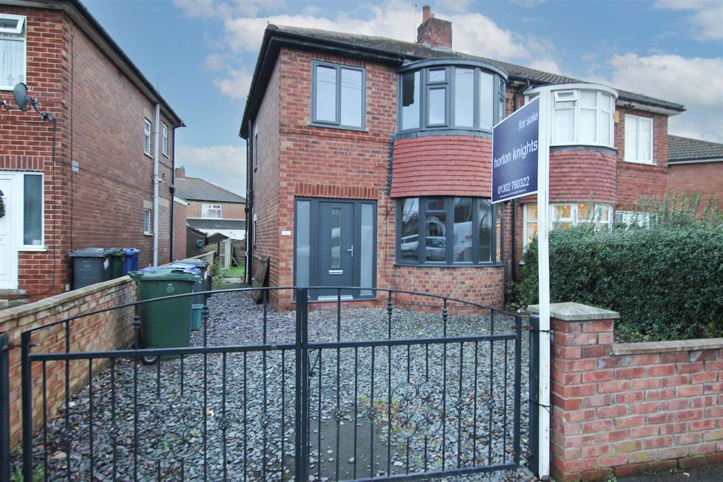 Property photo 1 of 10 Front