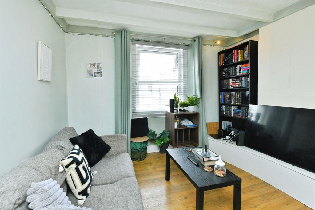 Property photo 3 of 16