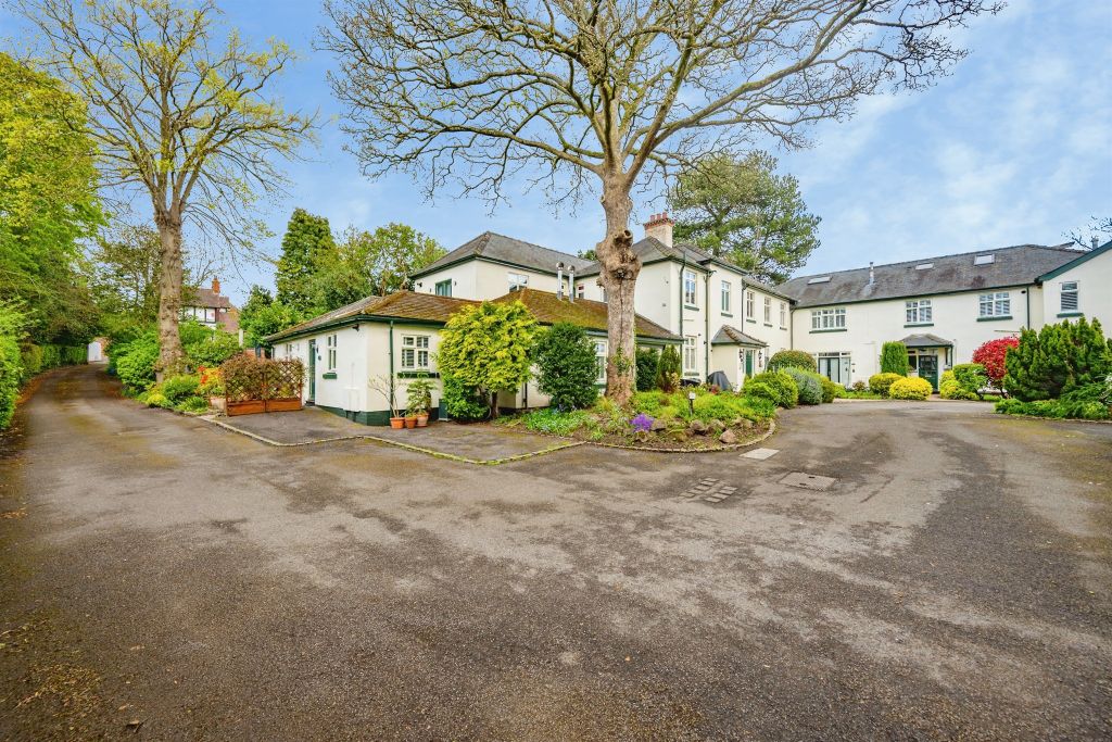 Property photo 1 of 14 Outside