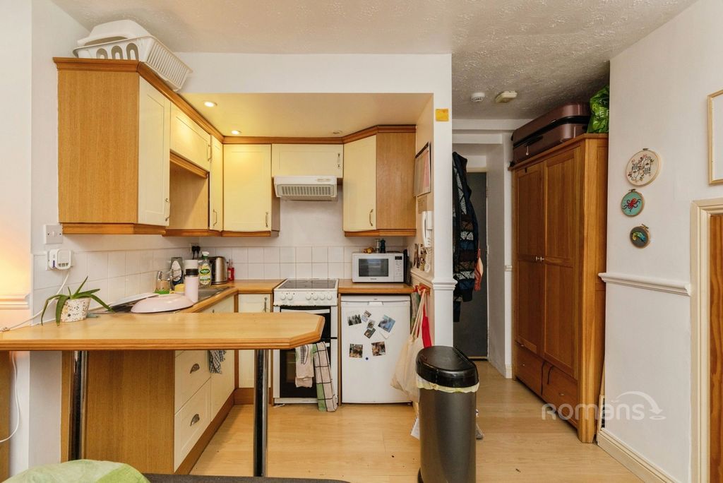 Property photo 3 of 7 Pbox-Img.Jpg