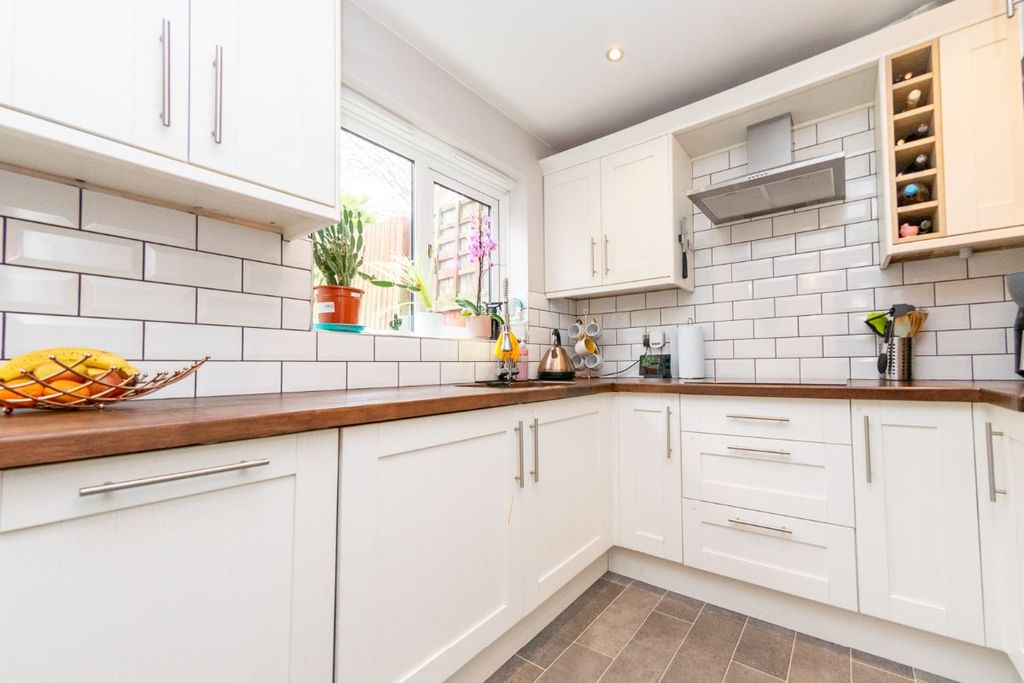 Property photo 2 of 23