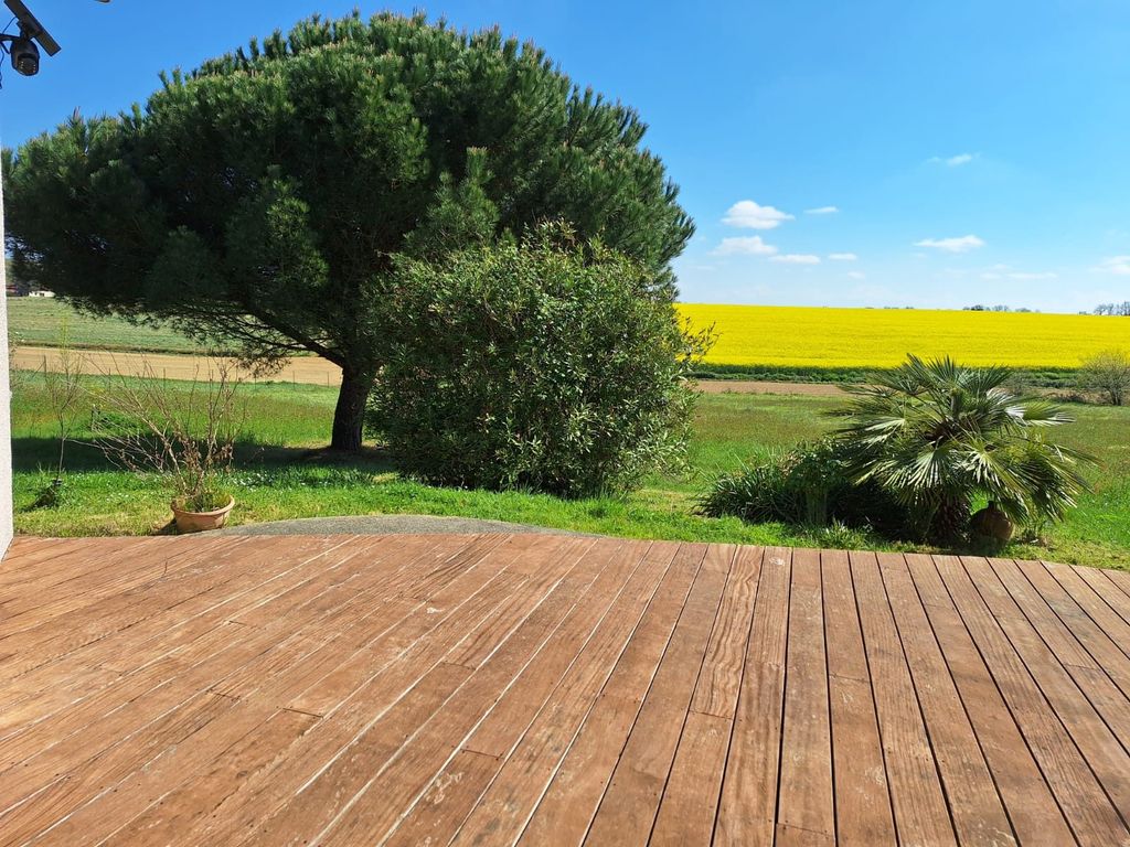 Property photo 2 of 42