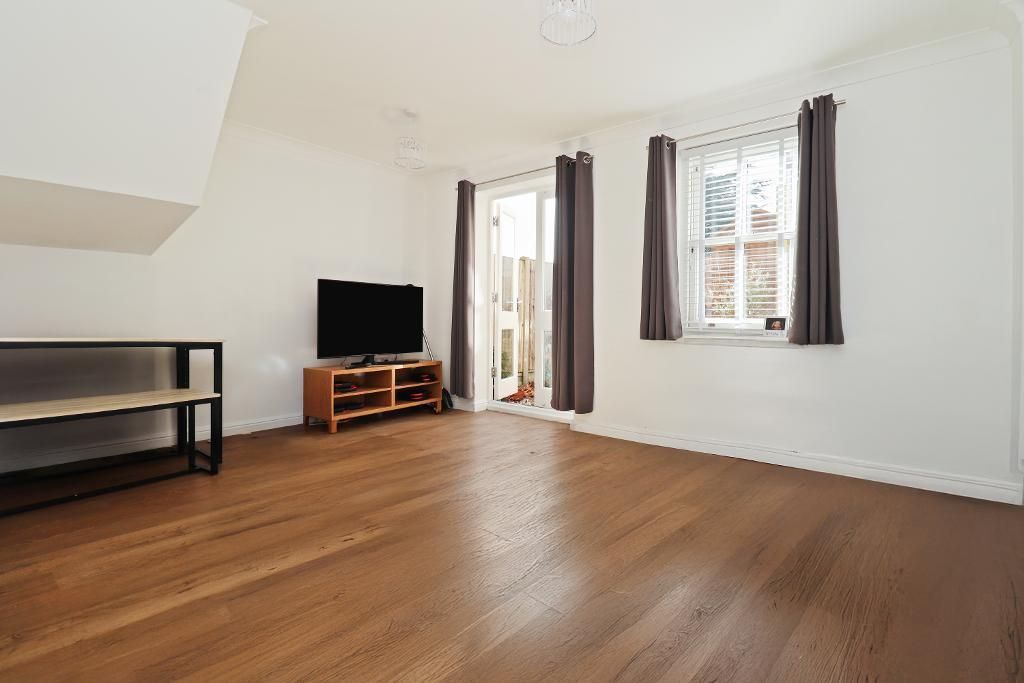 Property photo 3 of 12 Photo 3