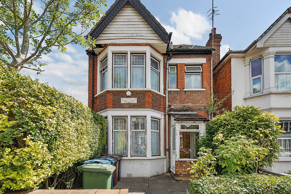 Property photo 1 of 18 1317136-1-686692B...
